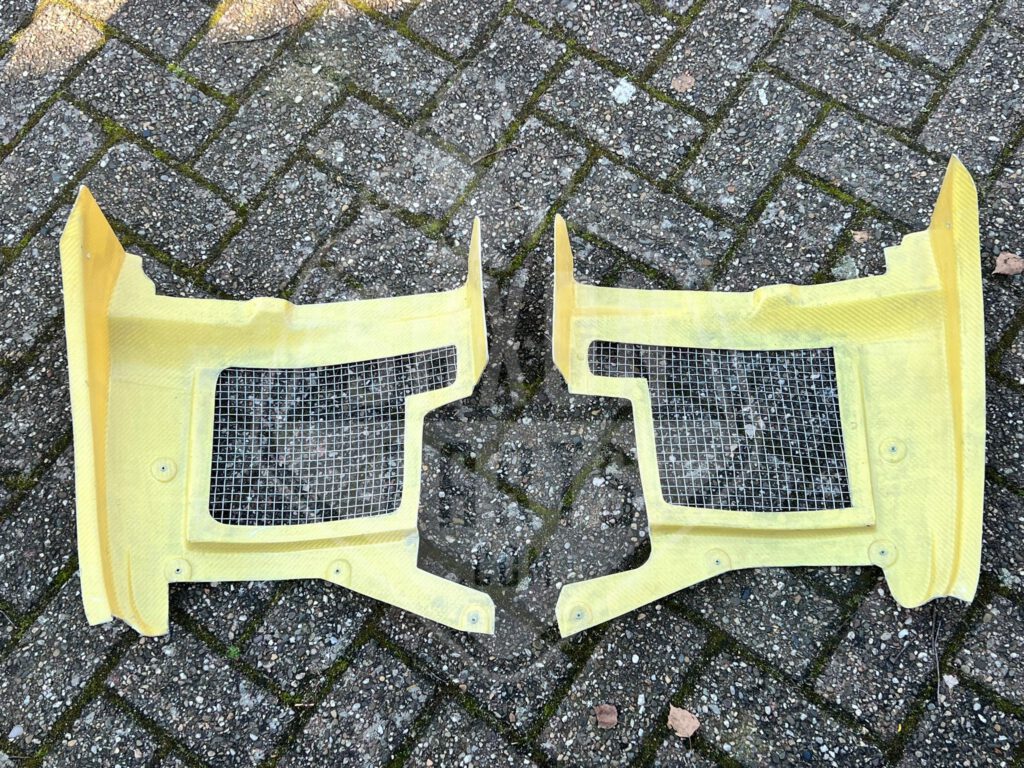 Ferrari 360 GT Kevlar fender liner kit