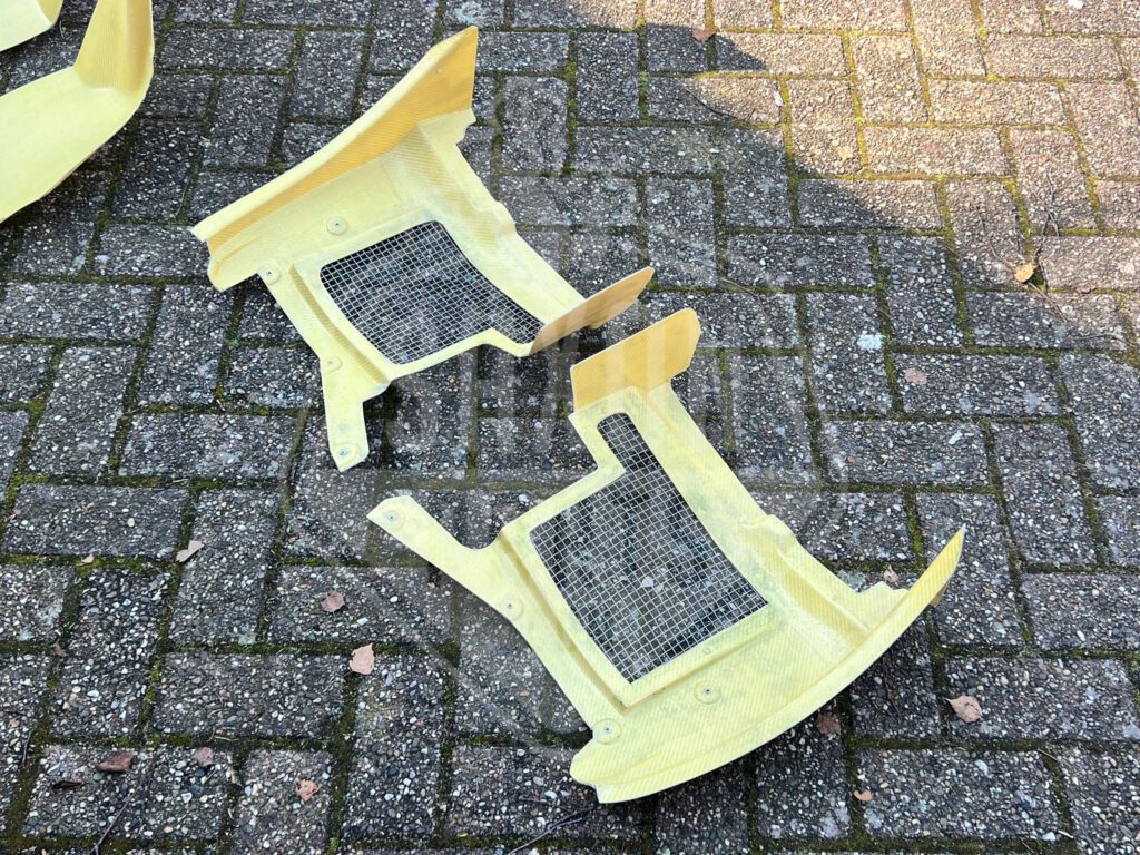 Ferrari 360 GT Kevlar fender liner kit