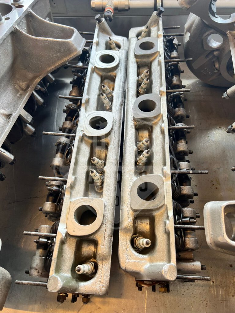 250 Engine block with heads