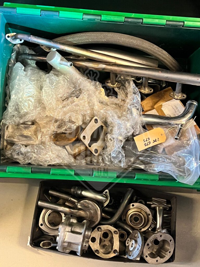 Various 275 GTB engine parts