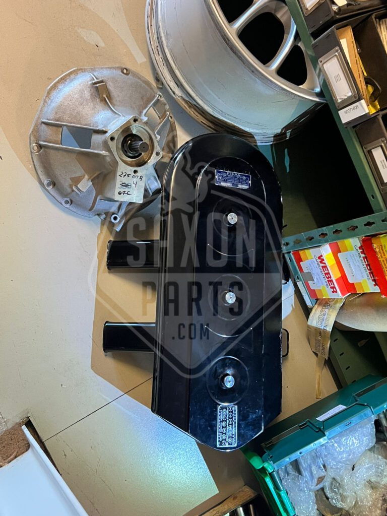 Various 275 GTB engine parts
